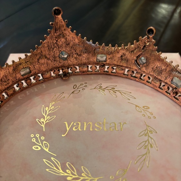 Yanstar Crown - Picture 2 of 2